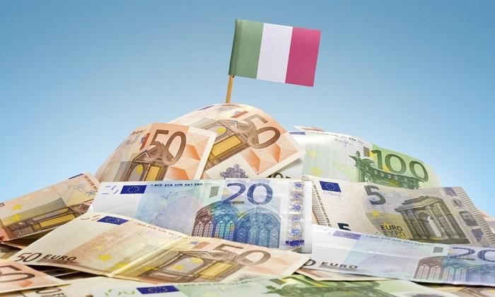 bandiera Italia su banconote